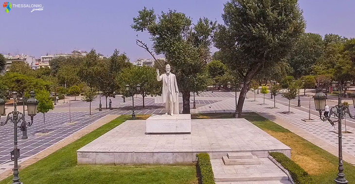 Το άγαλμα του Ελευθέριου Βενιζέλου στην Πλατεία Αριστοτέλους