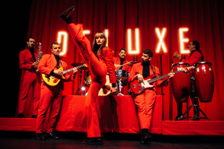 Deluxe: Τα πιο Διάσημα Μουστάκια της Γαλλίας Live στο Block 33