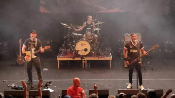 Perkele: Οι Σουηδοί punkrockers Live στο 8Ball Club