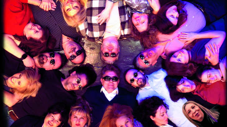 Στριπ-Τι Ζούμε!: Θεατρική Κωμωδία στη Θεσσαλονίκη στο Θέατρο Σοφούλη